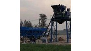 Factory Price 35m³/h Mini Travelling Remote Monitoring Concrete Mixing Plant1