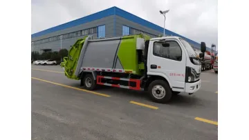 Factory Direct Dongfeng 4X2 7cbm Rear Loading Refuse Compaction Truck1
