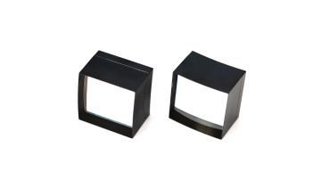 Achromatic Cylindrical Lens