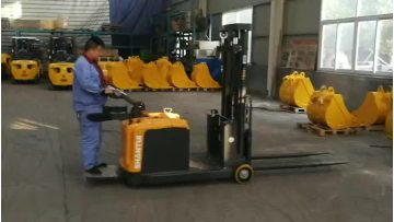 1500kg counter balance electric stacker.mp4