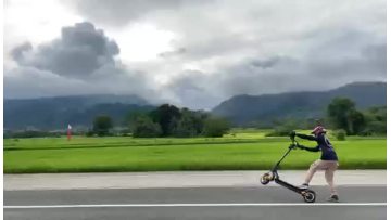Play with Hiley scooter