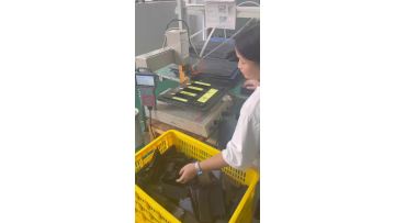  product is beening applied with waterproof glue