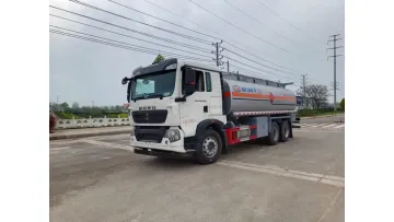 New Arrival Jiefang 4X2 9.8cbm Gasoline Tanker Truck1