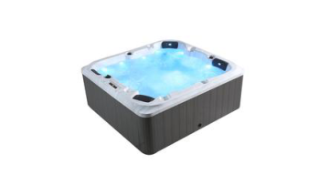 Luxurious Outdoor Spa for Adult