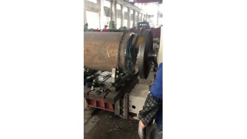 Pipe beveling machine