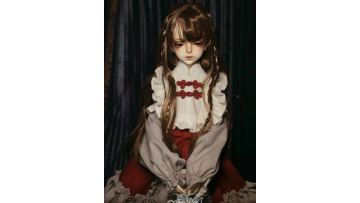 DOLL Leaves Doll