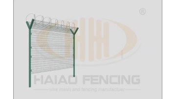 Factory price galvanized and pvc coated anti climb security airport fence prices1