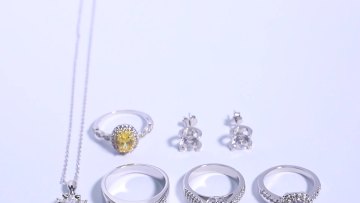Hot Sale Fashional 14K Yellow Gold Halo Moissanite Ring Engagement Diamond Ring for Woman1