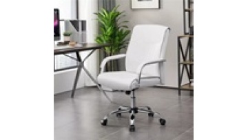 Popular Black Leather Office Chair with Adjustable Features for Office Desks1