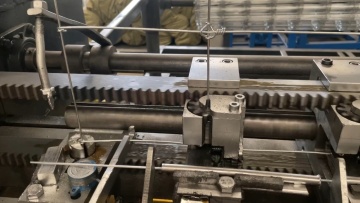 Full Automatic Fixed Knot Hinge Joint Field Fence Making Machine Manufacturer1