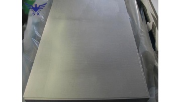 Hot rolled titanium sheet