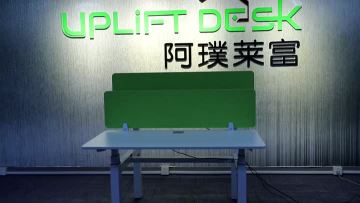 UD4 4 Legs Standing Desk.mp4