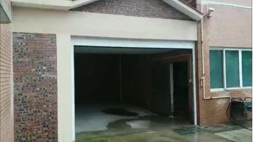 Sectional garage door 5