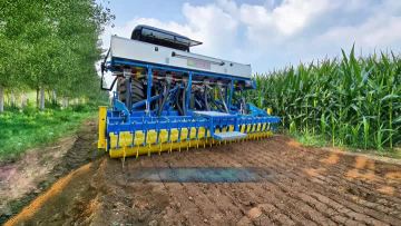 Fertilizing tillage harrow
