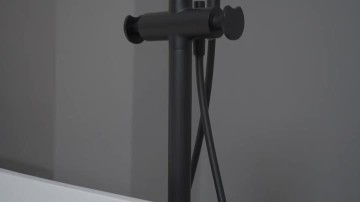 Black Freestanding Bath Filler