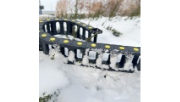 Wholesale low temperature resistant nylon cable drag chain1