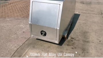 700mm dog box
