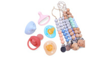 Customizable Wooden Silicone Beads Teething Pacifier Clip Case Holder Silicone Baby Pacifier Chain Clip1