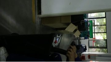 Floor scrubber dryer