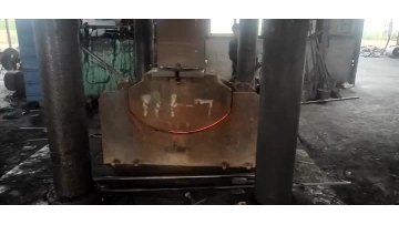 Hot-pressed pipe fittings, thick-walled pipe fittings