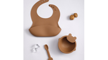 BPA Free Silicone feeding food  baby   bib  bowl  and spoon for children1
