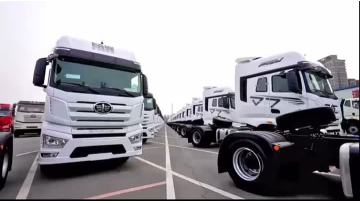  High-Performance J7 Tractor Truck for Heavy Duty