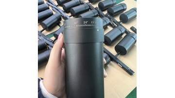 Zoomable spotlight magnetic light