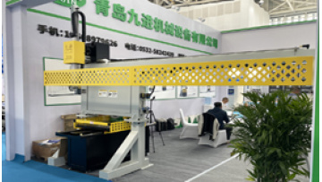 3-Axis One Gantry Robot With One Lathe