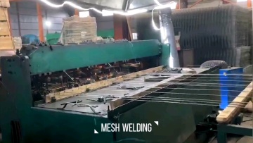 Best Quality  Factory galvanized welded wire mesh welded wire mesh roll1