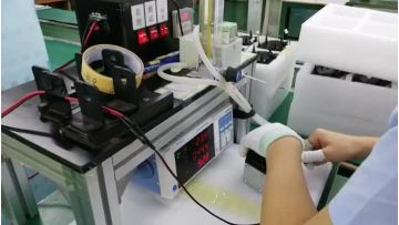 Solenoid air pump voltage and current test