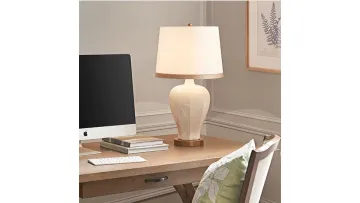 Elegant American Classical Ceramic Table Lamp for Living Rooms1