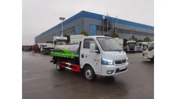 Premium Quality Dongfeng 4X2 2.26cbm Miniature Vacuum Septic Suction Truck1