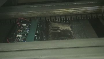 The wave welding peak passes through the furnace in the pcba production process