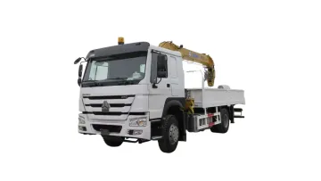 Sinotruk HOWO New Chassis 5 Ton Telescopic Boom Crane Truck Truck Diesel Manual Transmission Truck Mounted Crane1