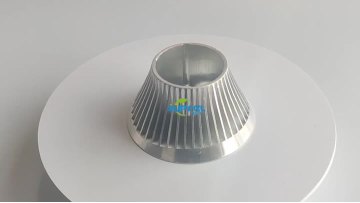 LED lamp heatsink head
