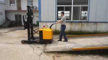 1ton Small Battery Charger Full Electric Pallet Stacker Truck Lift Mast Electric Power Pneumatic Tyre AC Motor 1000 (kg) 3000mm1