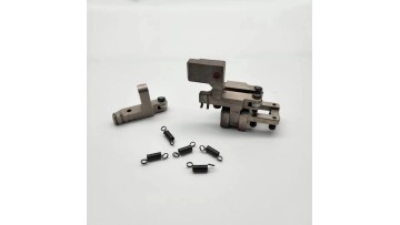 Automatic riveting machine feeder accessories