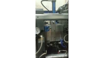 Customized nylon parts and plastic parts for industrial machinery, guide blocks made of nylon, nylon sliding blocks, and special-shaped nylon parts.