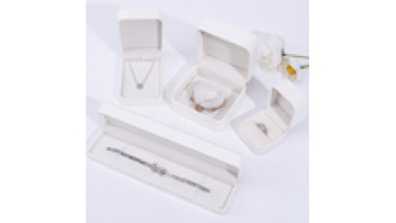 Han Hong new wholesale jewelry packaging box Necklace earrings studs travel jewelry storage box White leather ring box1