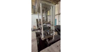Gravity casting machine
