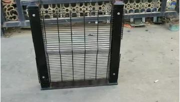 Factory Manufacturer hot-dipped galvanized 3d welded wire mesh fence panel1