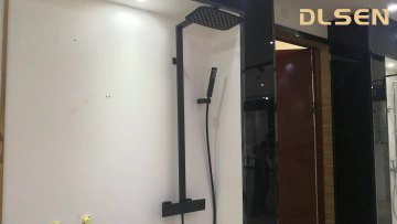 Direct China Factory Sales Shower Mixer Taps Matte Black Shower Sets  Square Brass Shower Column for Villa Bathroom1