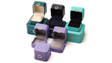 Hanhong factory wholesale jewelry box packaging new square necklace ring box with metal luxury leather jewelry box1