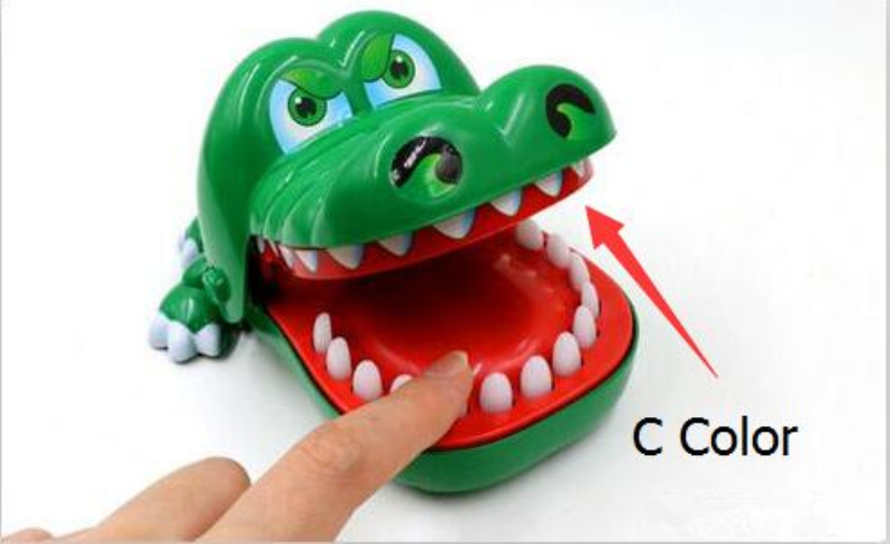 Creative Parent child interaction toy green Bite finger alligator extract a tooth classic child game practical joke toy