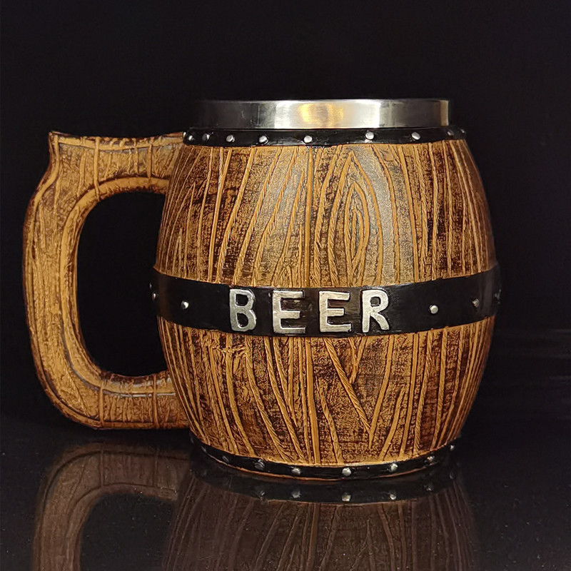 580ml Oak Barrel Style Beer Mug Simulation Wooden Barrel Beer Cup Double Wall Drinking Mug Metal Insulated as Christmas Gift