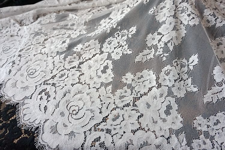 3m/pack Free Shipping Width 100cm White Black DIY Exquisite Classic Eyelash Lace Decoration Embroidery Lace Fabric RS74
