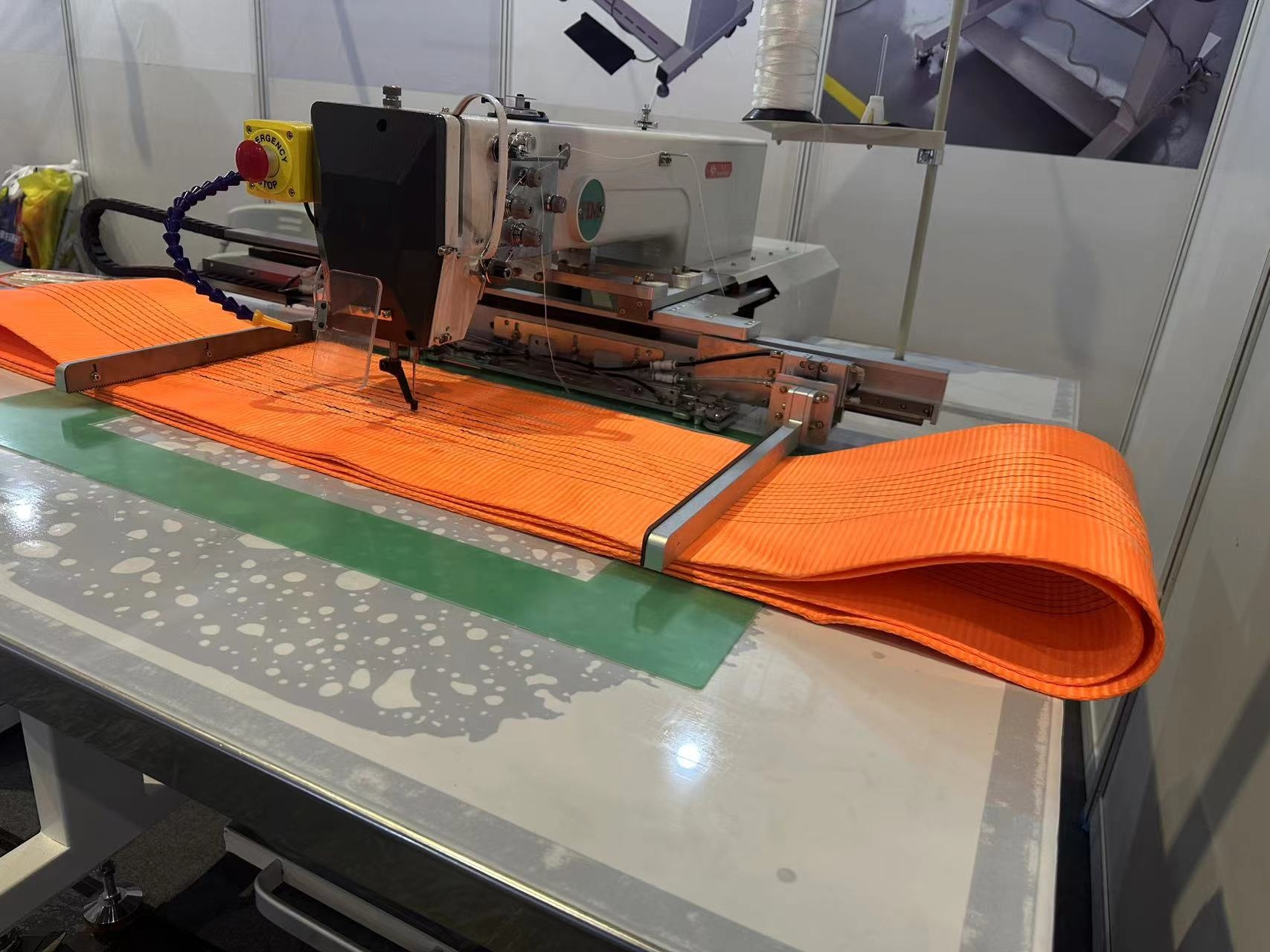 HM-6040HP-6 High Speed Heavy Duty Machine Computer Pattern Sewing Machine Strap Sewing Machine 600400 (5)