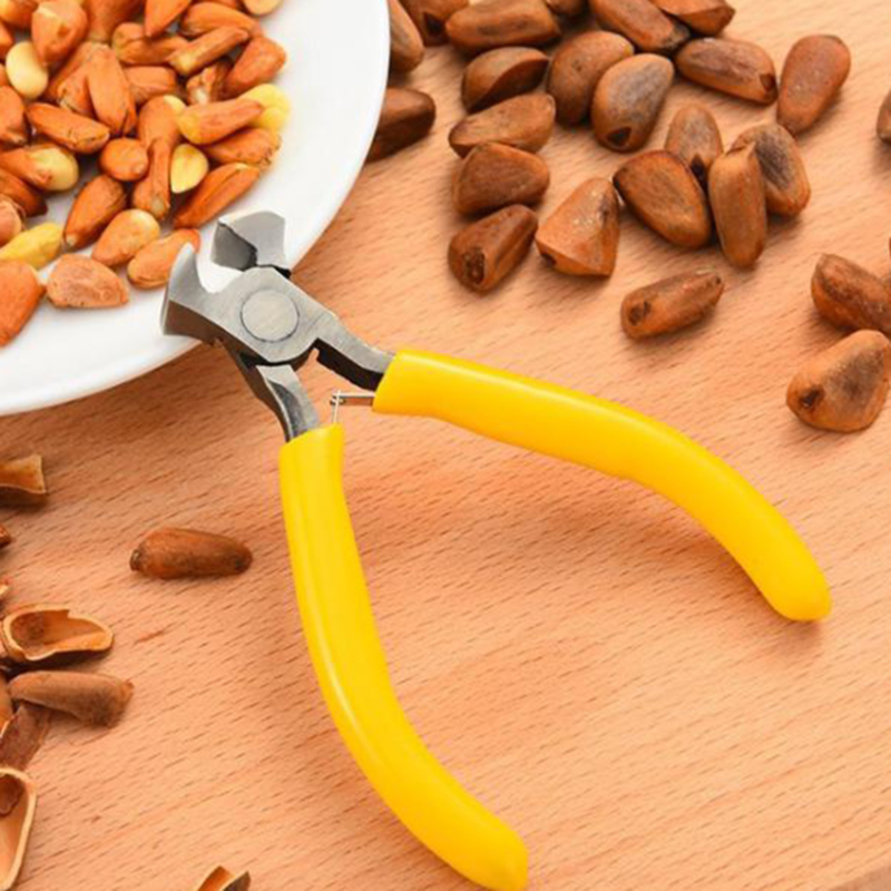 Stainless Steel Pine Nut Sheller Household Multifunctional Manual Nut Clip Melon Seeds Pistachio Sheller Kitchen Tools Gadgets