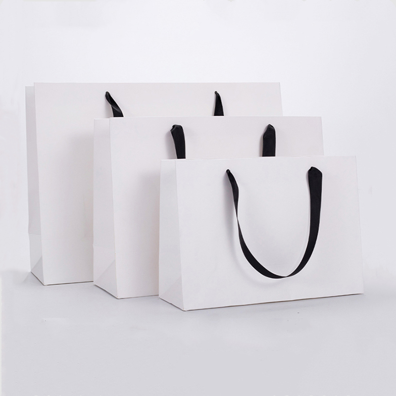 100pcs gold gift / bag black frame white thickened gift business bag shopping paper bag packaging bag custom logo printing