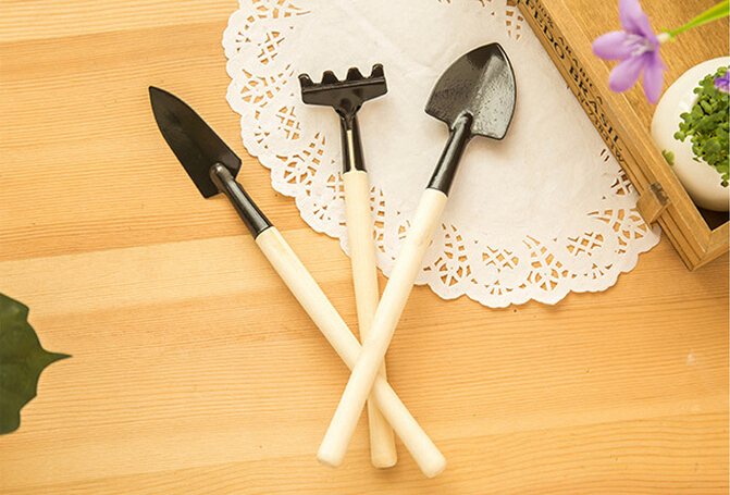 Multifunctional Gardening Tools Rake Shovel Spade 3 Sets of Flowers and Potted Succulents Ripper Tool